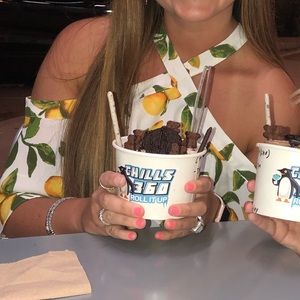 Gianni Bini size xs lemon top/blouse